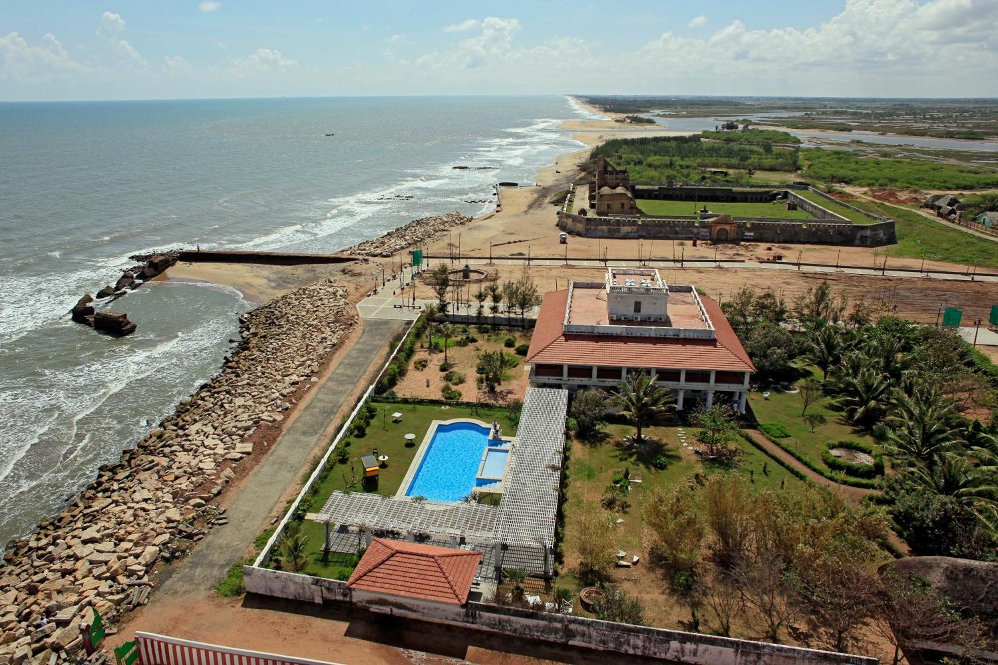 Neemrana'S - Bungalow On The Beach Tharangambadi Exteriör bild