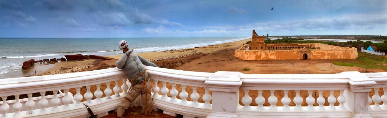 Neemrana'S - Bungalow On The Beach Tharangambadi Exteriör bild